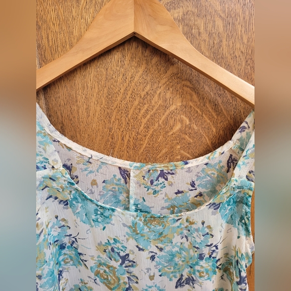 Sheer floral tank top - Picture 3 of 4